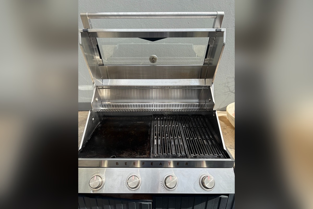 Clean 4 Burner Beef Eater